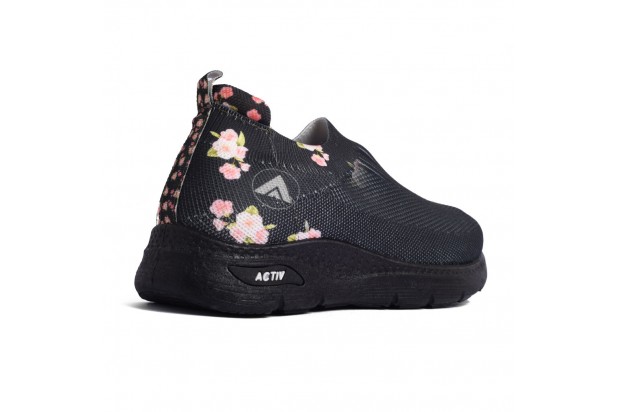 Blossom Breeze Slip-ons Full Black